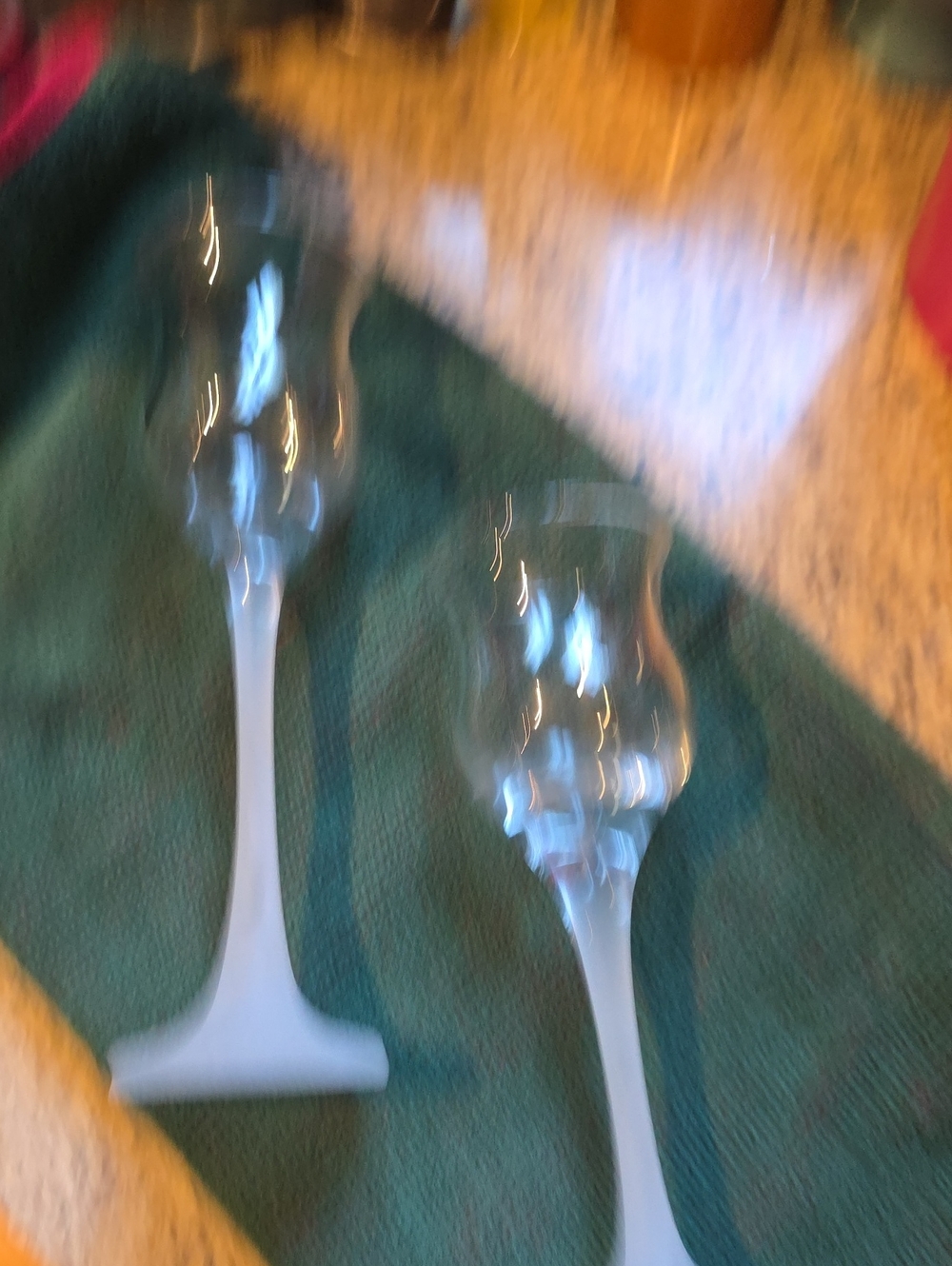 Elegant Clear Crystal Wine Glasses with Frosted Stems - Home Dining
